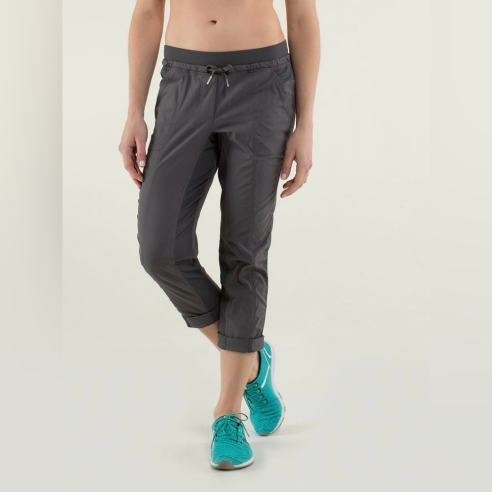 Lululemon Street To Studio Low Rise Crop Pant *Unlined in Grey Soot Light size 8